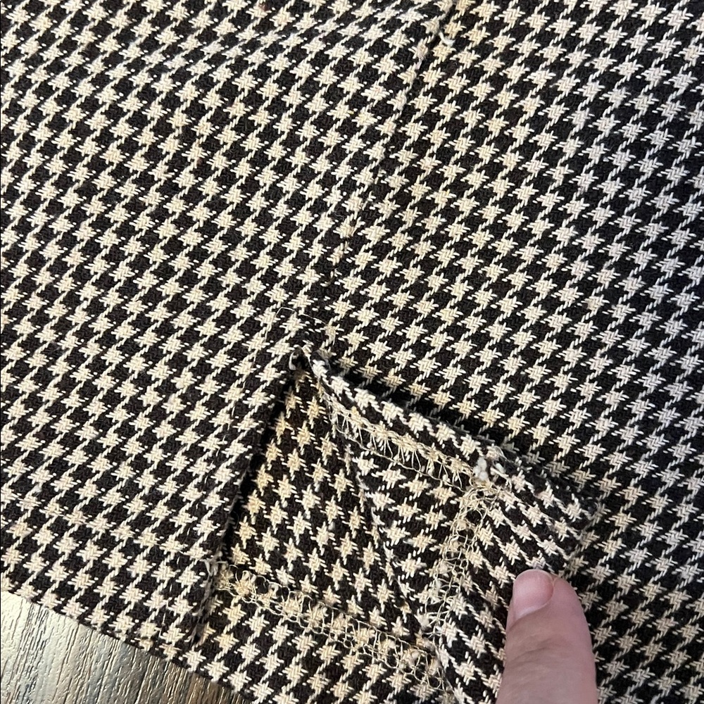 Super cute comfortable skirt. Worn once only - Picture 2 of 3